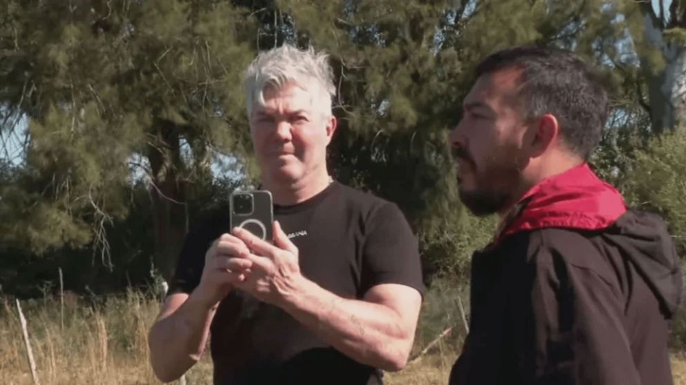 Fernando Burlando en uno de sus viajes a Corrientes.