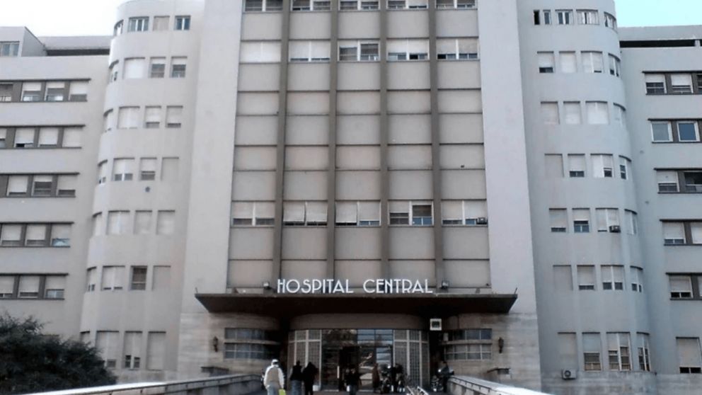 El Gobierno de Mendoza oficializó el cobro a extranjeros que se atiendan en hospitales públicos
