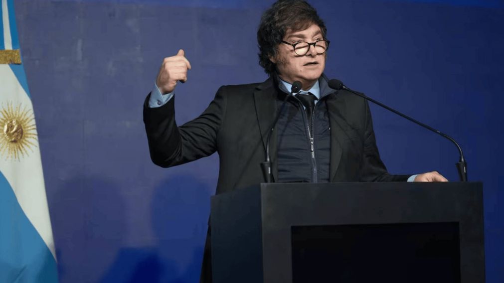 Javier Milei volvió a arremeter contra el periodismo: "Muy guapos para ensuciar y muy débiles para la réplica"
