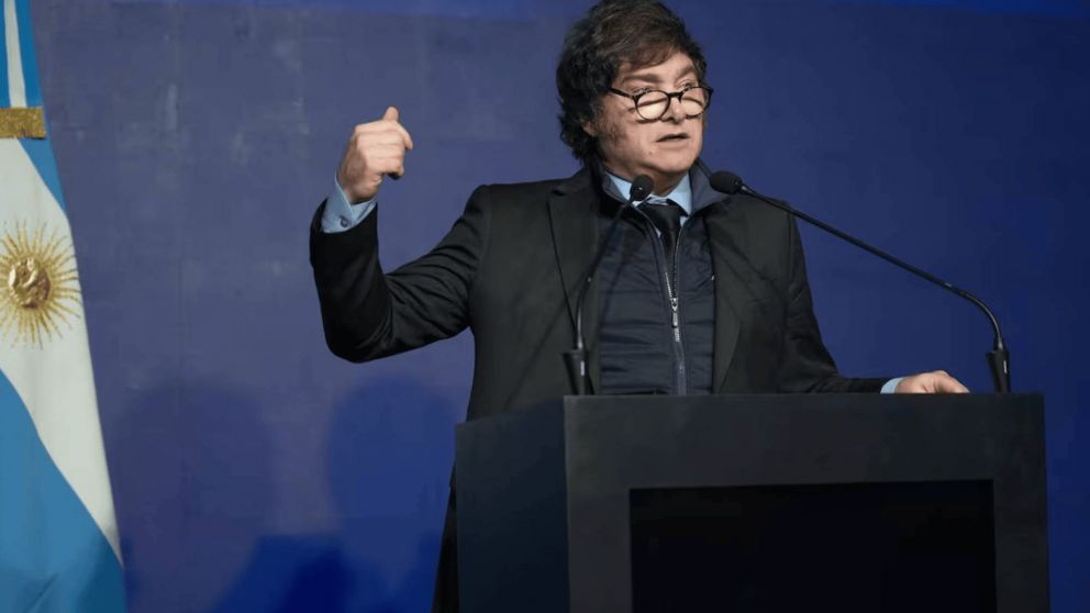 Javier Milei volvió a arremeter contra el periodismo: "Muy guapos para ensuciar y muy débiles para la réplica"