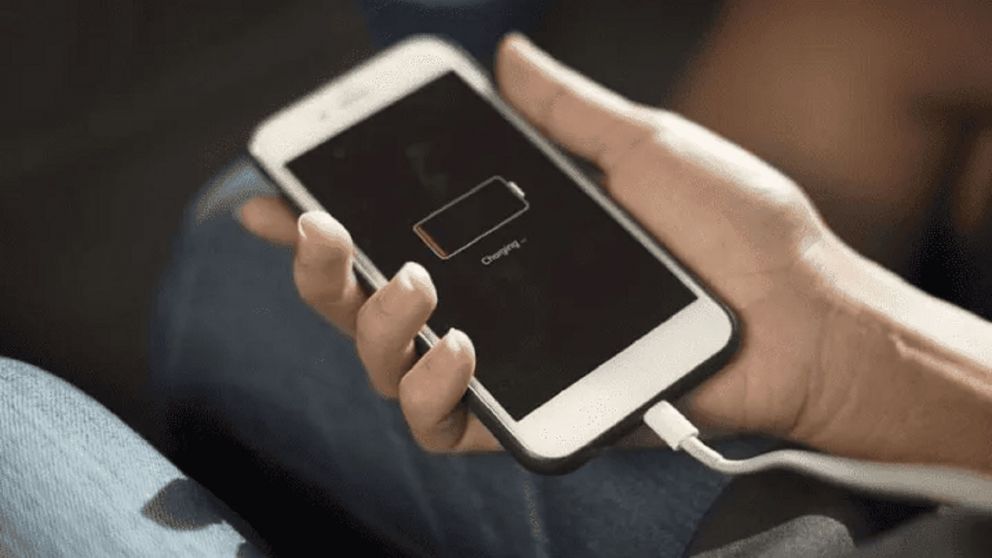 Los celulares se pueden recalentar si se cargan de mala manera.