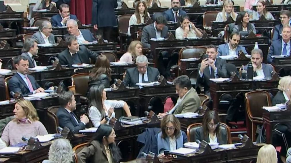 Diputados sesionan para tratar temas de seguridad y educaci�n, tras un acuerdo del oficialismo y la UCR.