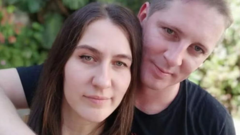 La v�ctima fatal junto a su esposa.