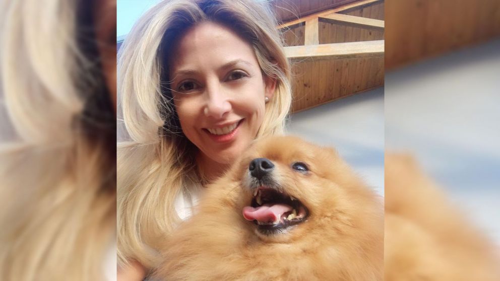 Fabiola Yañez, junto a Calabaza, el perro del que debió desprenderse al irse a convivir con Alberto Fernández.