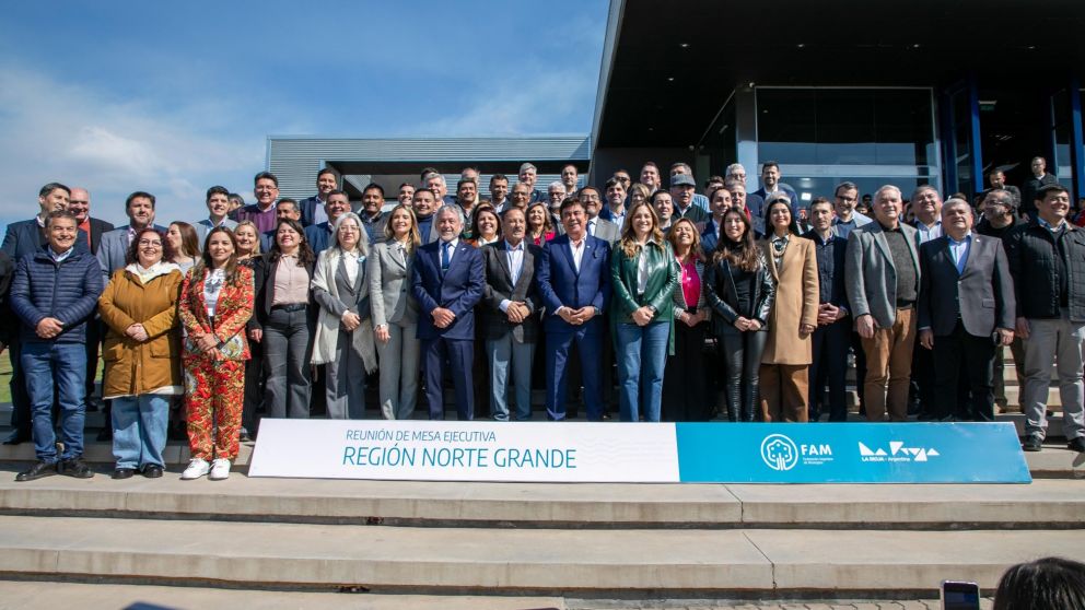 Fernando Espinoza encabezó la Asamblea de la Federación Argentina de Municipios (FAM) con más de 500 intendentes.
