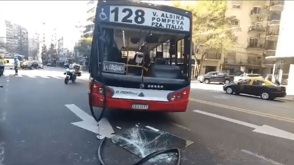 Choque de colectivos en Palermo (X).