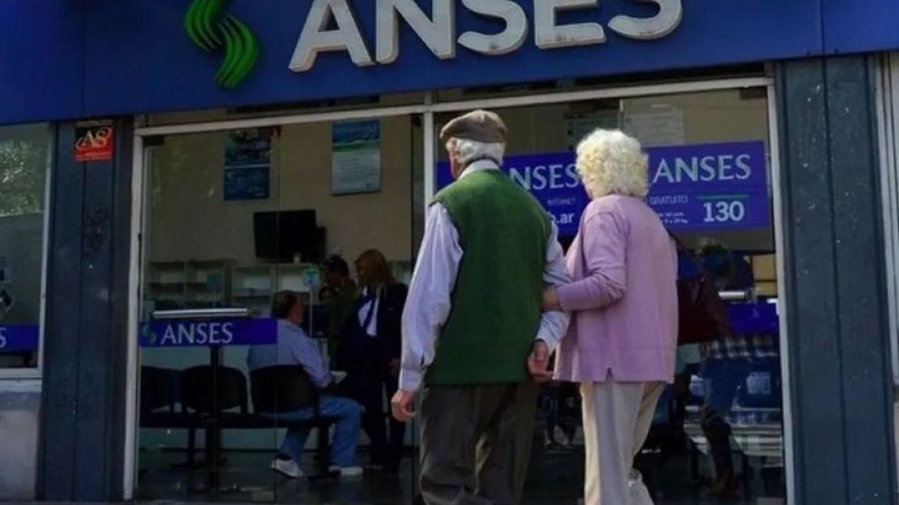 Jubilados pueden acceder a préstamos por hasta $5.000.000.