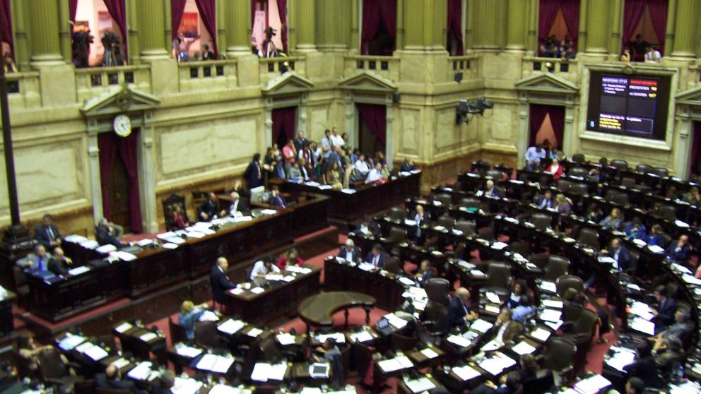 El próximo miércoles podrían llevarse a cabo hasta tres sesiones especiales en el Congreso.