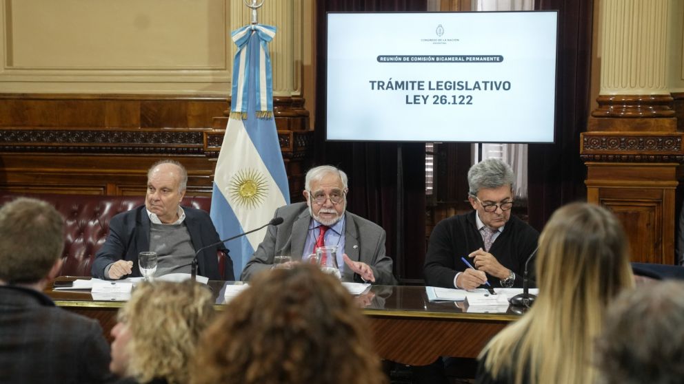 La comisión demorará algunas semanas más en analizar el DNU sobre los fondos para la SIDE.