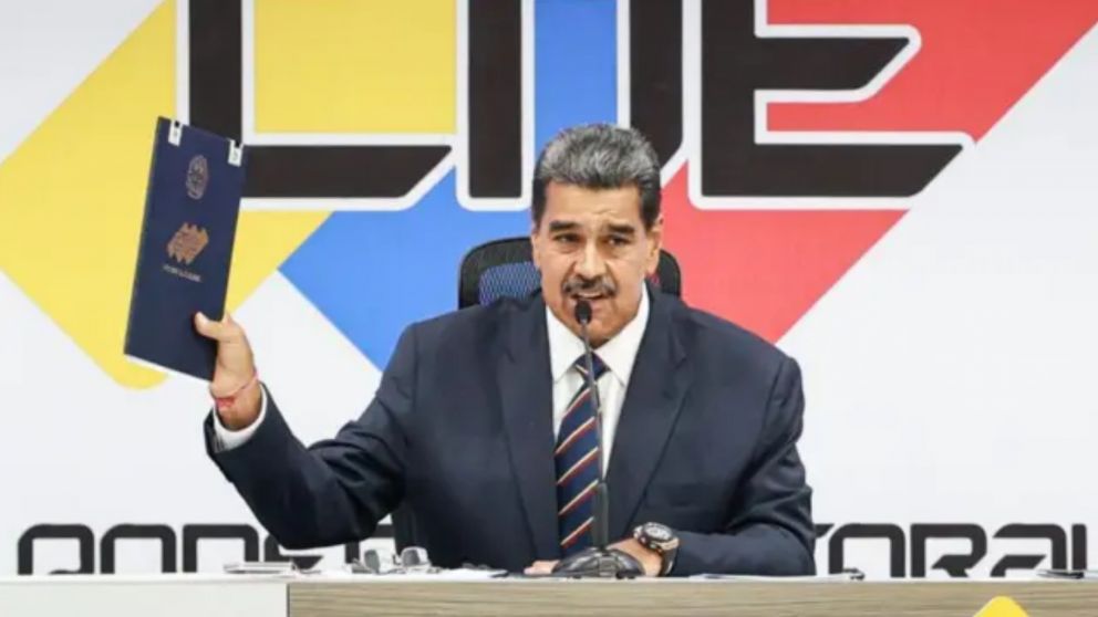 Siguen los cuestionamientos a la reelección de Maduro.