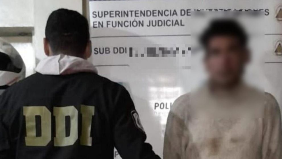 Este es el sujeto que fue capturado por los pesquisas policiales.