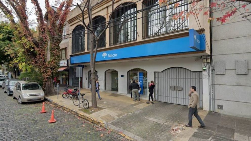 Descubrieron un t�nel de casi 3 metros hecho para robar un banco.