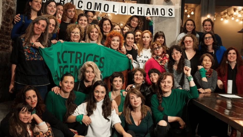 Las actrices que integran la organización feminista.