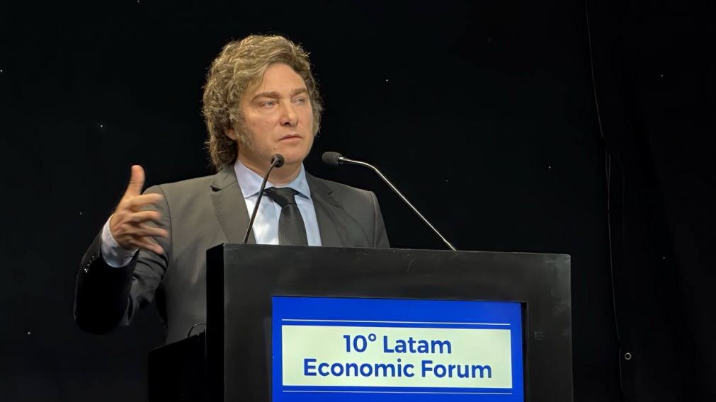 Javier Milei anticipó que si el Congreso aprueba la mejora para jubilaciones, la vetará.