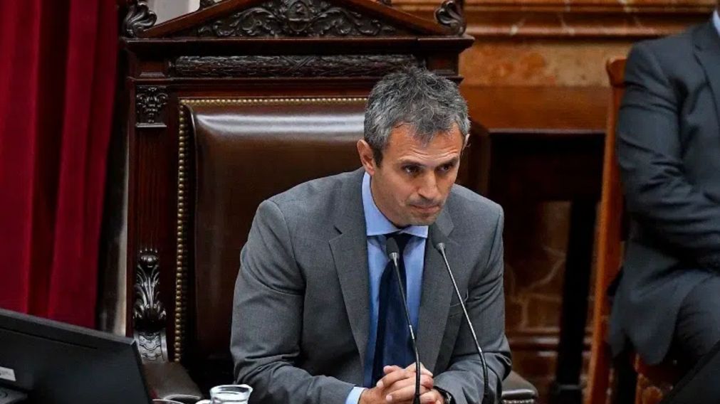 El presidente de la Cámara de Diputados extendió el período de tolerancia de 30 a 52 minutos para comenzar la sesión, pero finalmente tuvo que ceder.