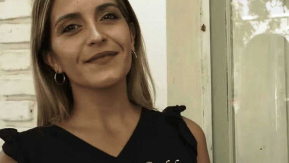La víctima, oficial de policía, Rocío González.