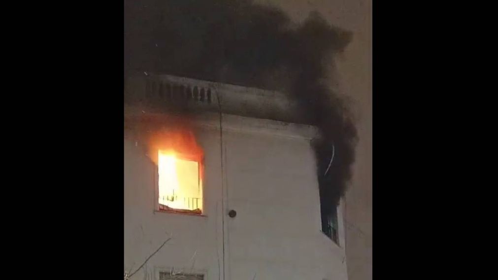 Voraz incendio en un edificio en San Telmo.
