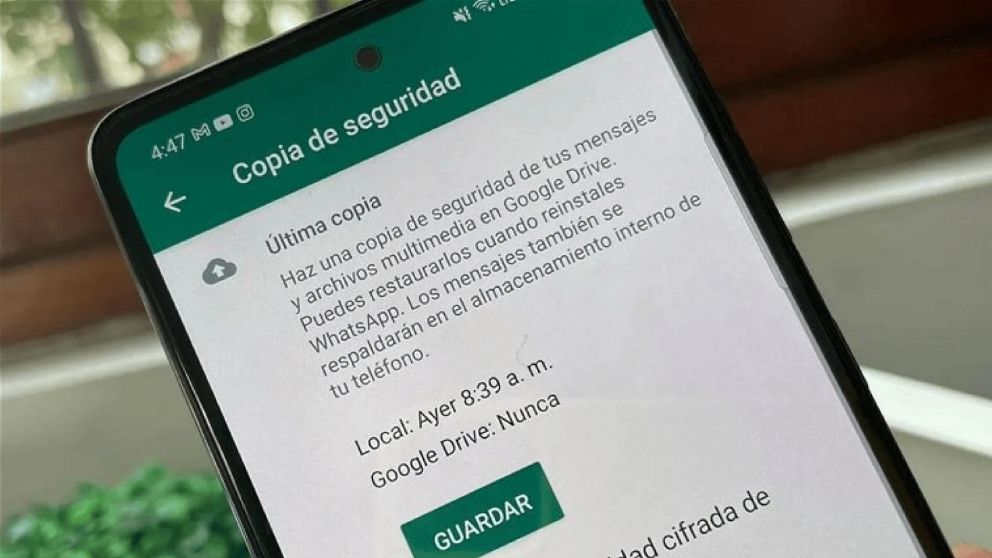 El truco definitivo para hacer espacio en WhatsApp sin eliminar fotos, videos o archivos importantes