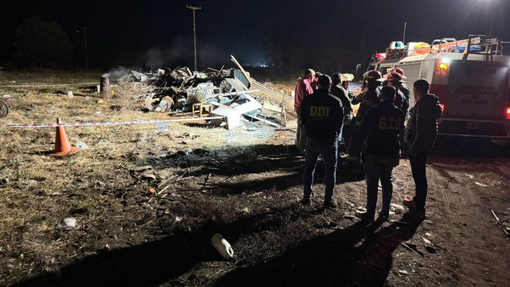 Los investigadores policiales trabajaron en el lugar del hallazgo del cadáver.