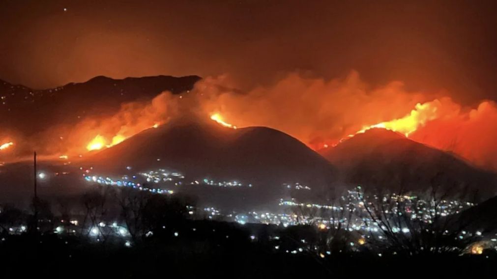 Incendio en Tafí del Valle: más 1200 hectáreas quemadas y el fuego amenaza a varias viviendas