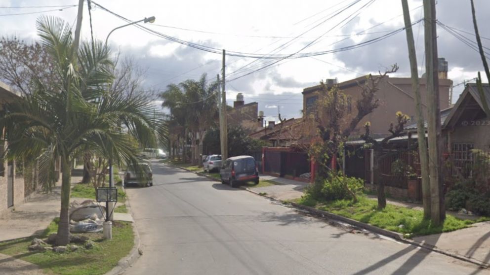 En este vecindario sucedió la agresión a disparos que sufrió la víctima, de 38 años.