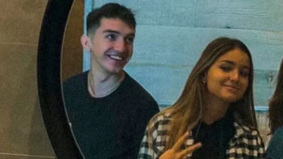 Néstor Soto, el supuesto asesinado, junto a Catalina.