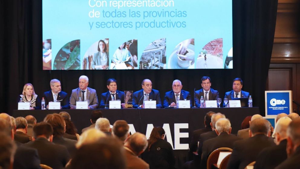 Guillermo Francos visitó CAME y allí escuchó sobre políticas laborales e impositivas diferenciales para las pymes