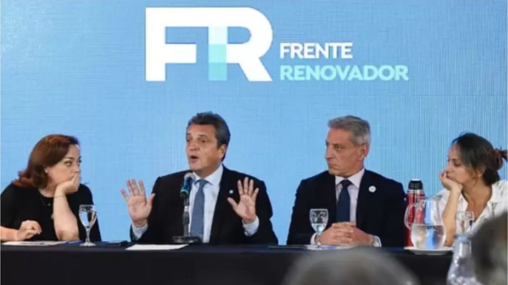 El Frente Renovador pidió que Nicolás Maduro publique las actas electorales y puso en duda la "legitimidad" de su triunfo.