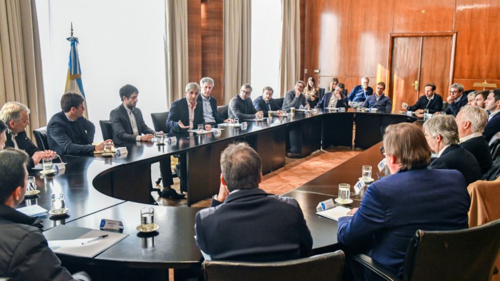 El titular de la cartera de Hacienda protagoniz� una actividad con empresarios.