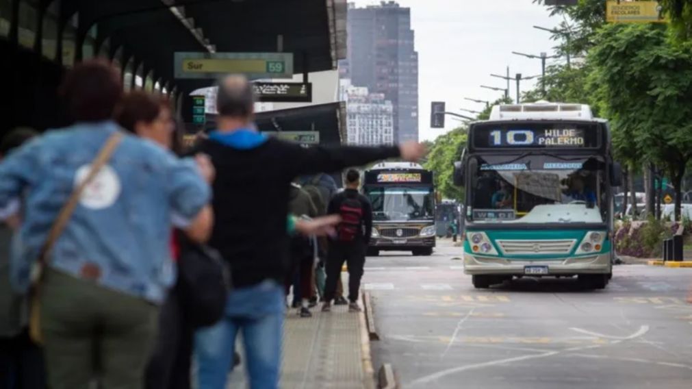 La UTA alertó por “la actual política de crisis y despidos” del Gobierno nacional.