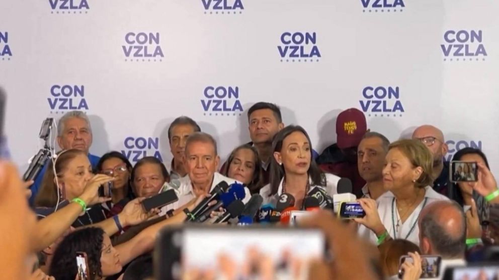 María Corina Machado brindó una conferencia en Caracas.