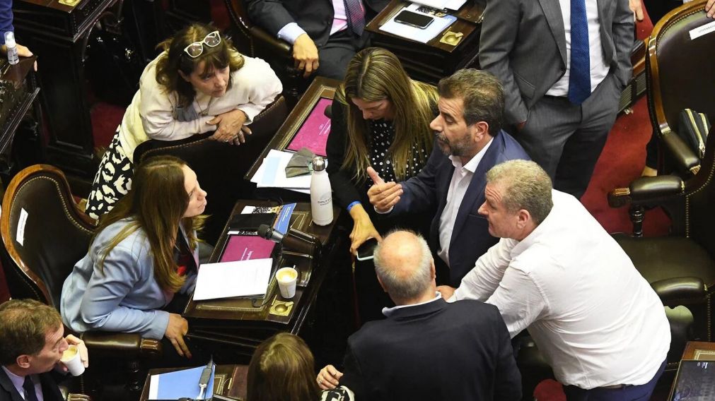 El bloque de diputados encabezado por Cristian Ritondo rechazó el resultado que dio como ganador a Maduro.