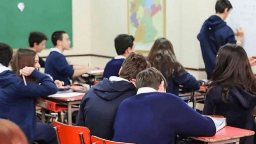 El programa "Vouchers Educativos" ayuda a familias con hijos en escuelas privadas con al menos 75% de aporte estatal (Imagen ilustrativa).