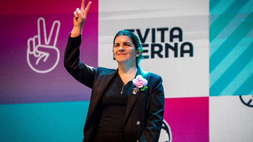 La intendenta de Moreno Mariel Fernández encabezó homenaje a Eva Perón.