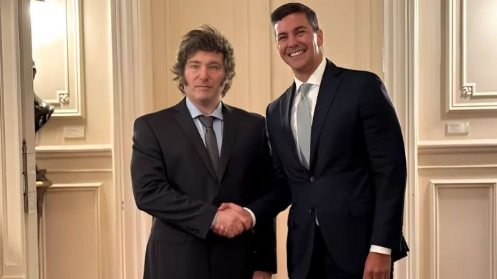 Javier Milei felicitó al presidente de Paraguay.