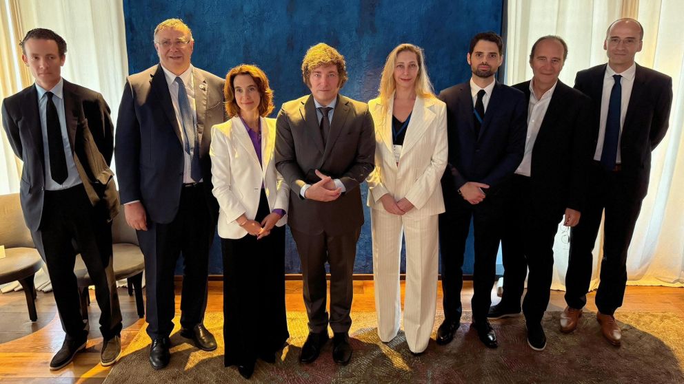 Javier Milei y su hermana Karina Milei en un encuentro con empresarios.