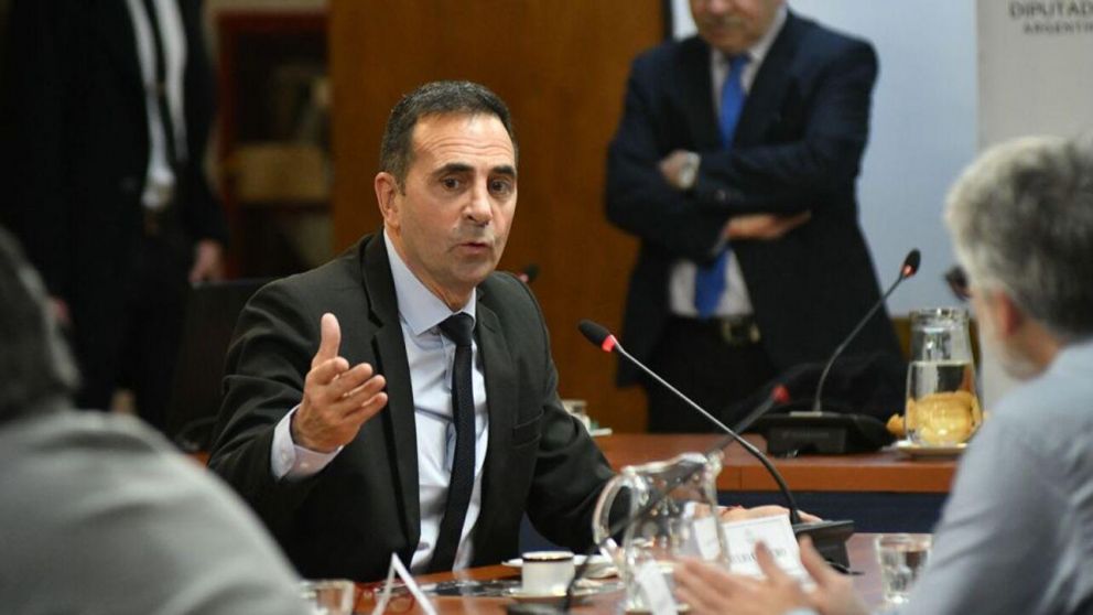 Julio Cordero le dijo a la CGT que la mesa de di�lgo est�r� abierta (Archivo).