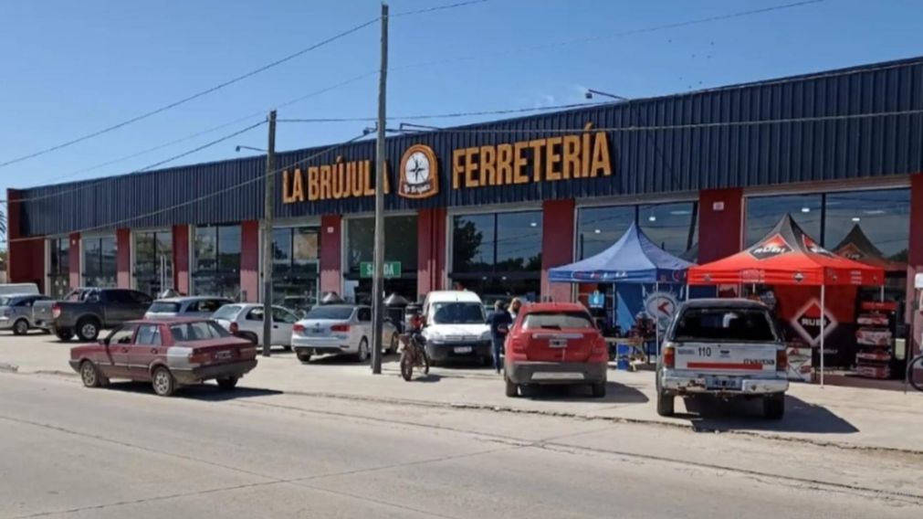 La ferretería de La Plata que sufrió un robo.