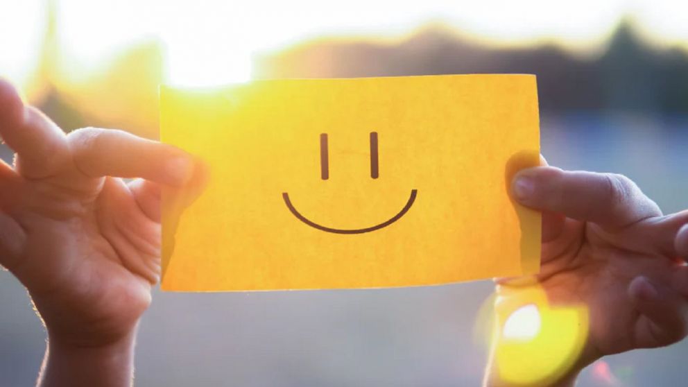 Estos son los 5 hpabitos que podés implementar en tu vida para ser más feliz, según la psicología.