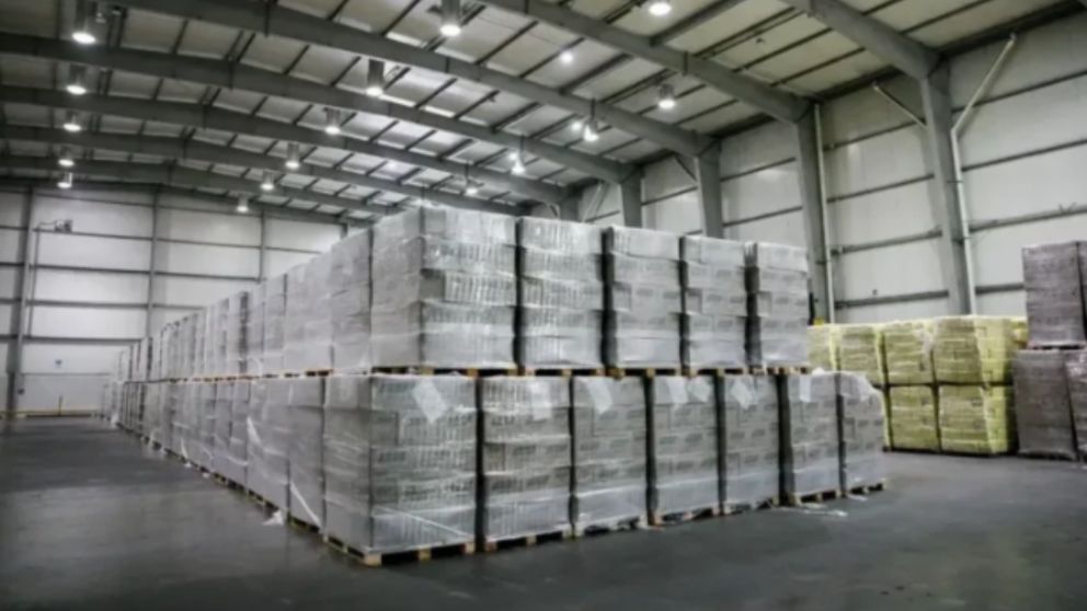 Restan repartirse casi seis millones de kilos de alimentos guardados en depósitos del gobierno.