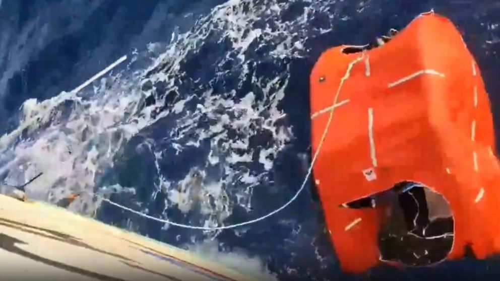 El dramático rescate de los 14 sobrevivientes del naufragio.