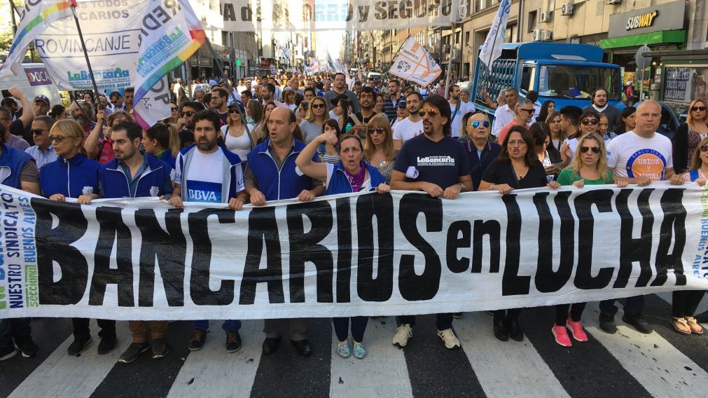 "El 95% de los empleados estará alcanzado por Ganancias, luego de las modificaciones incluidas en el paquete fiscal", explicó el titular del sindicato de Bancarios.