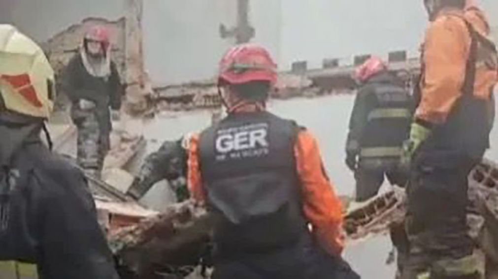 Un derrumbe en una obra en Belgrano deja a un obrero gravemente herido y otro atrapado bajo los escombros