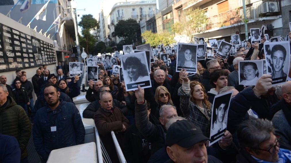 Se realizó un acto como cada año por el atentado de AMIA (Crónica/Hernán Nersesian).