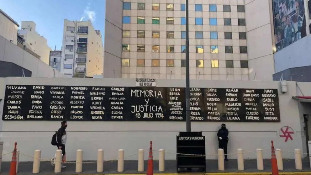 Se cumplen 30 años del atentado a la AMIA.