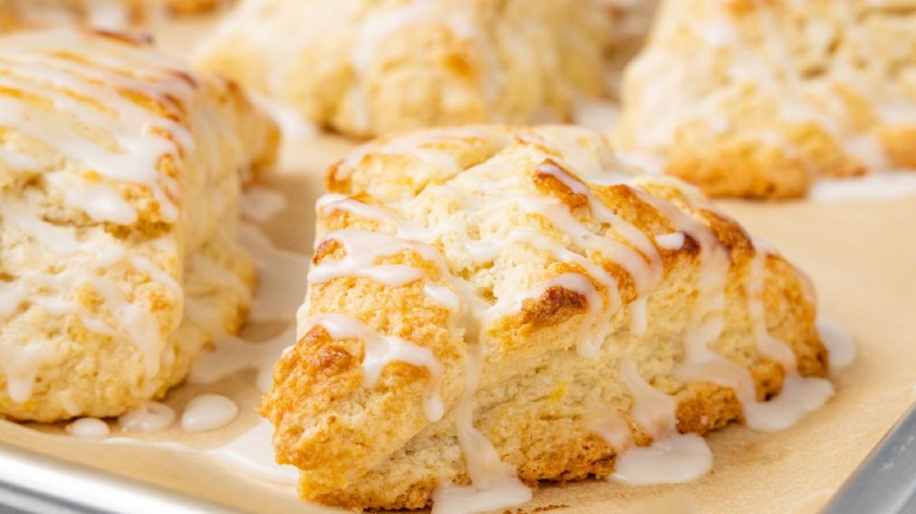 Receta para hacer scones de limón, fáciles, rápidos y muy ricos para la merienda.