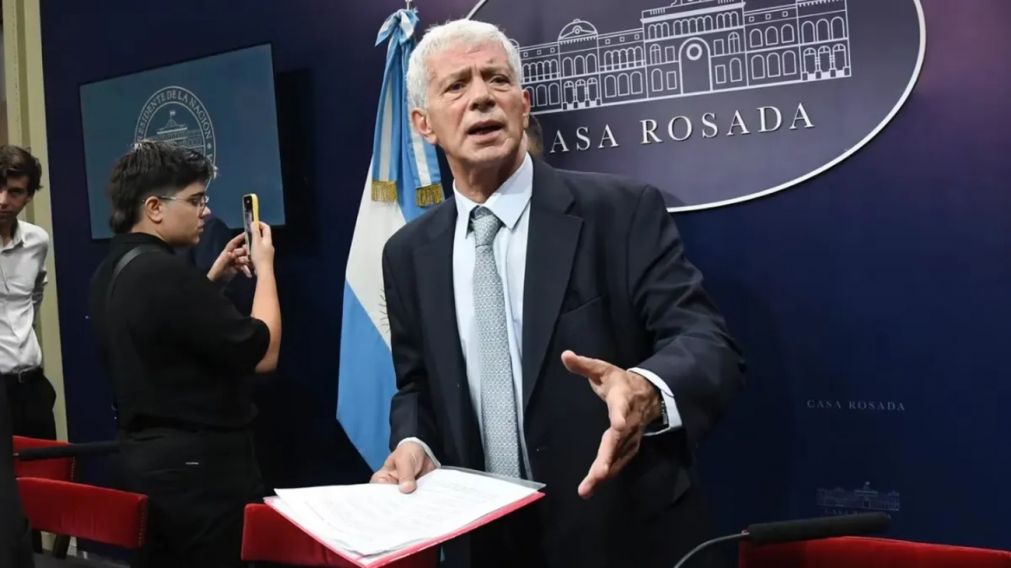 Mariano Cúneo Libarona dio a conocer la medida en una conferencia en Casa Rosada.