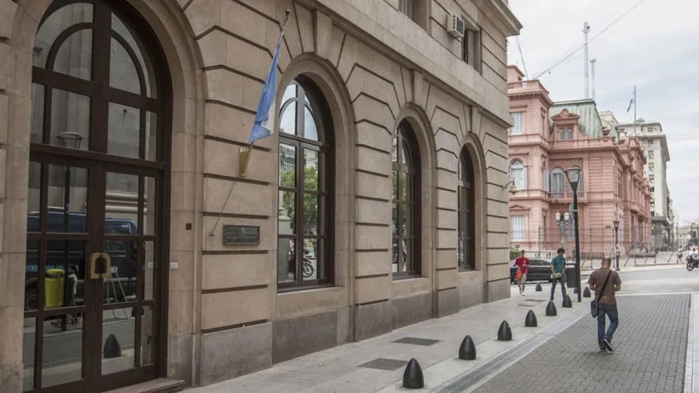 El Gobierno oficializ� por decreto la disoluci�n de la AFI y la reinstauraci�n de la SIDE.
