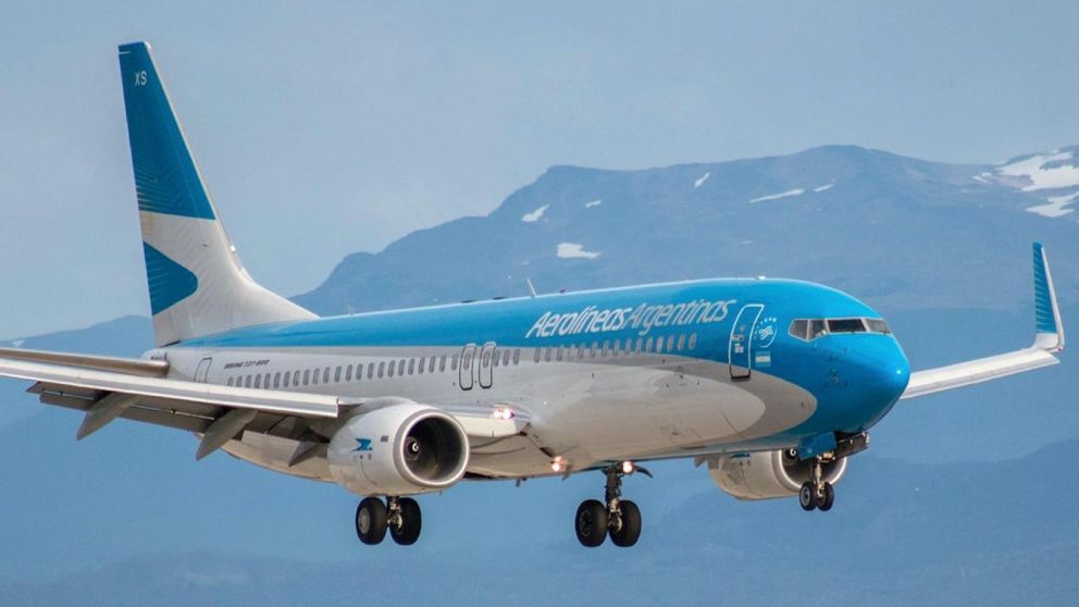 Aerolíneas Argentinas lanzó un nuevo plan de Retiro Voluntario para reducir el déficit operativo