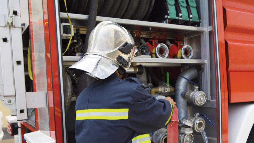Los bomberos actuaron en el escenario del siniestro.